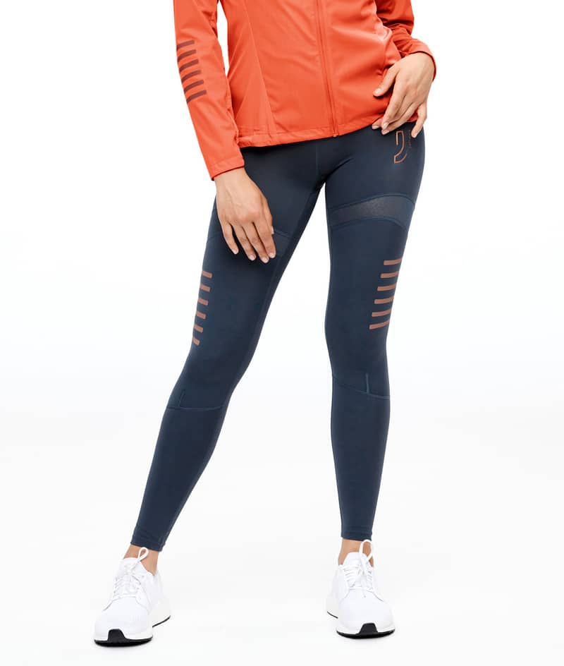 Model height is 171 cm and wearing S.