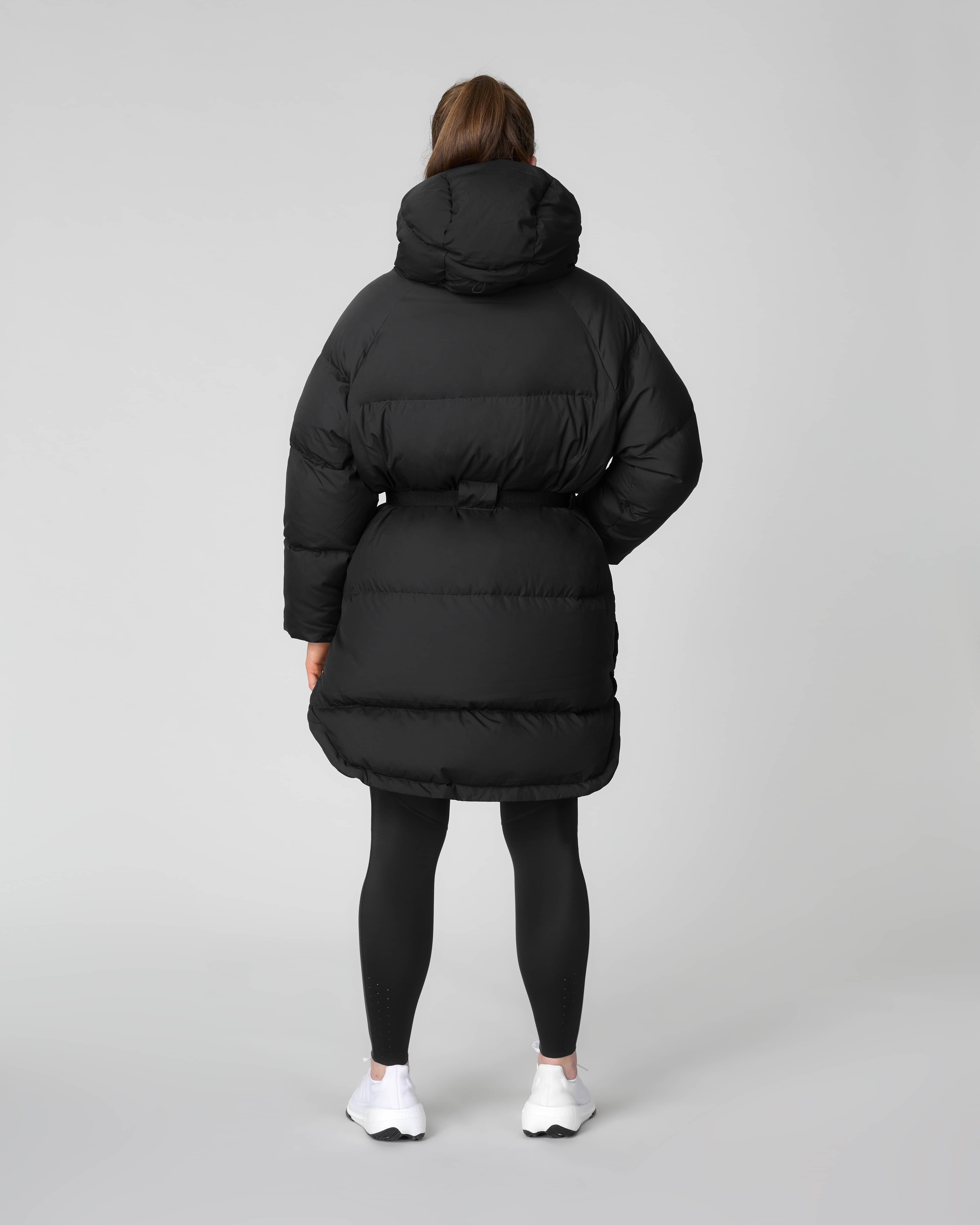 Adapt Down Poncho 2.0 - True black